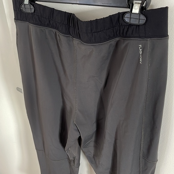 The North Face Joggers - Picture 6 of 7